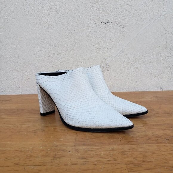 5/$100 SALE - Alias Mae Rue Mule - Picture 4 of 12